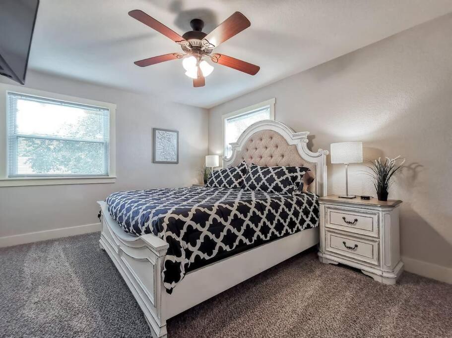 Сasa de vacaciones Amazing Locale 2kingbr 1bth Kansas City