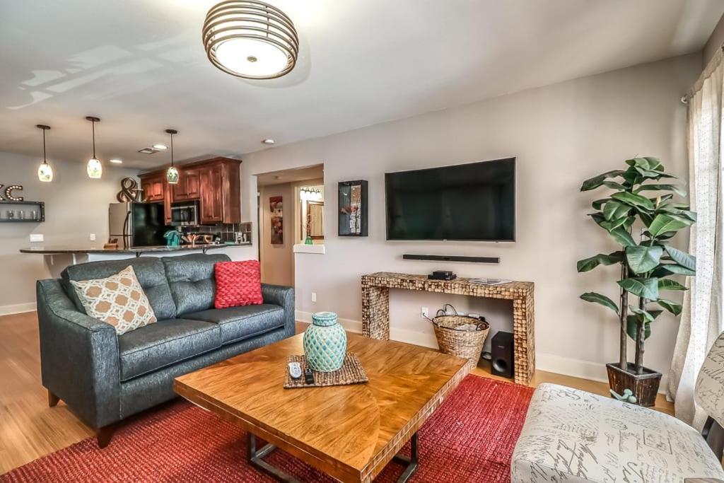 Amazing Locale 2kingbr 1bth Сasa de vacaciones Kansas City